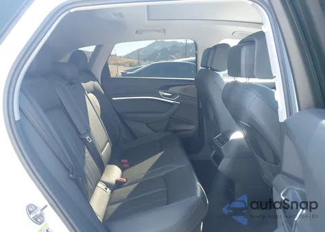 2021 Audi E-Tron Premium Quattro из США, поврежденный, VIN WA1AAAGE4MB022810